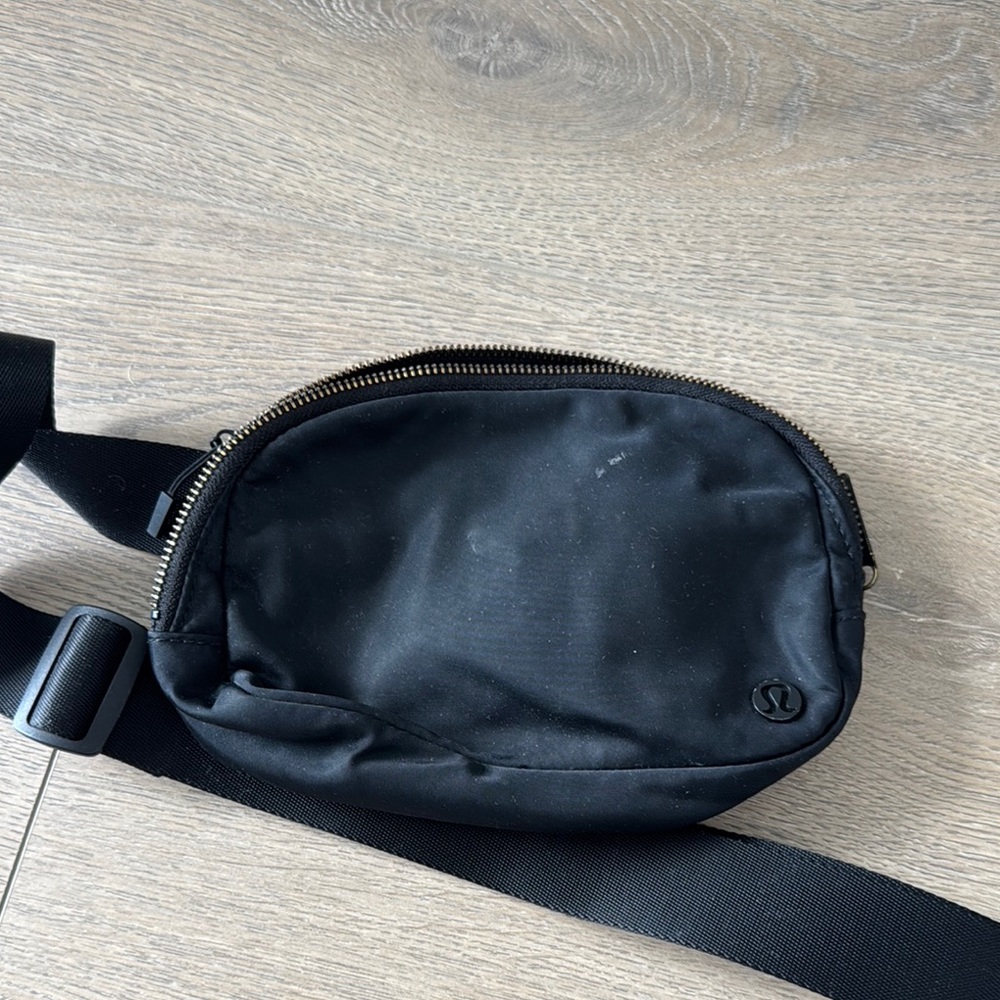 lululemon athletica Black  Crossbody Bag